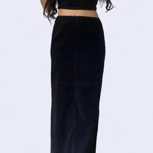 Black maxi skirt with zipper waist very fitted #maxiskirt